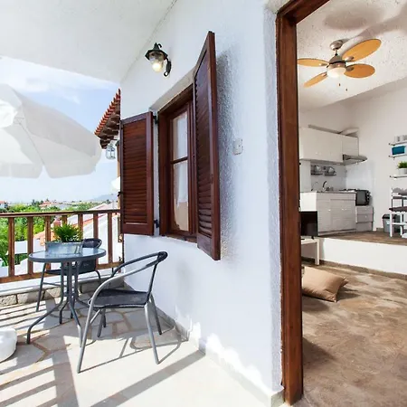 F & B Summer Collection - Flats بيت للعطل