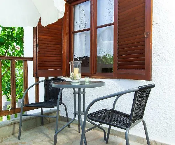 F & B Summer Collection - Flats *